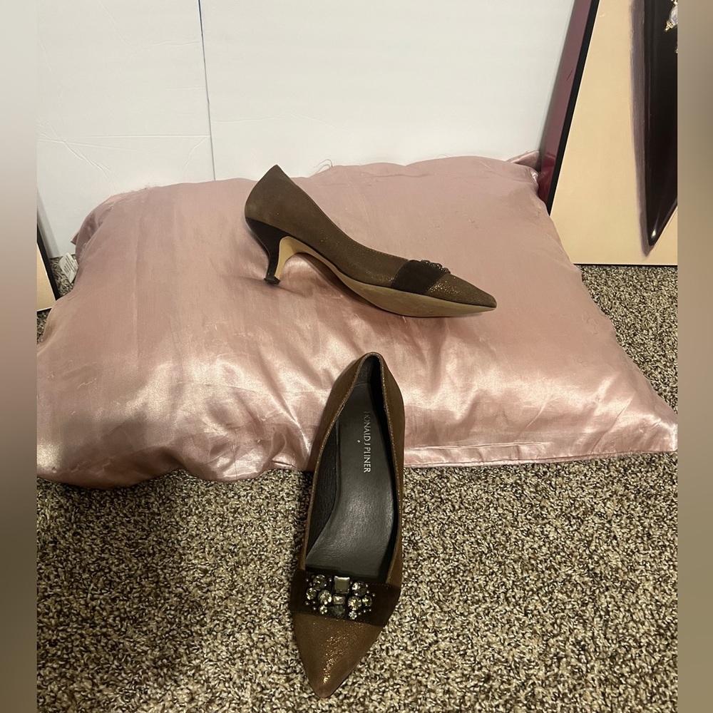 PreOwned Woman’s Donald J Pliner Giasp-Vmvm size 8. Dark Brown/Bronze - Picture 2 of 5